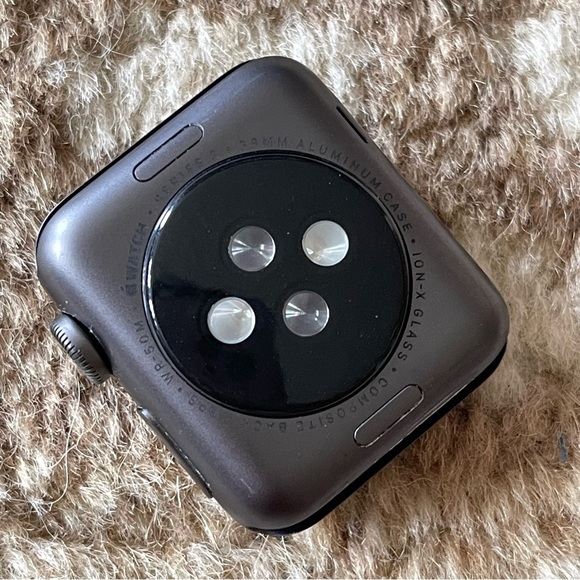 Apple Watch Series 3 38 MM Case Model A1858 - Picture 4 of 8